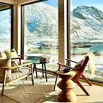 New With Ocean Views In Vesteralen 別荘