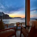 Дом отдыха New Cabin With Ocean Views In Vesteralen *